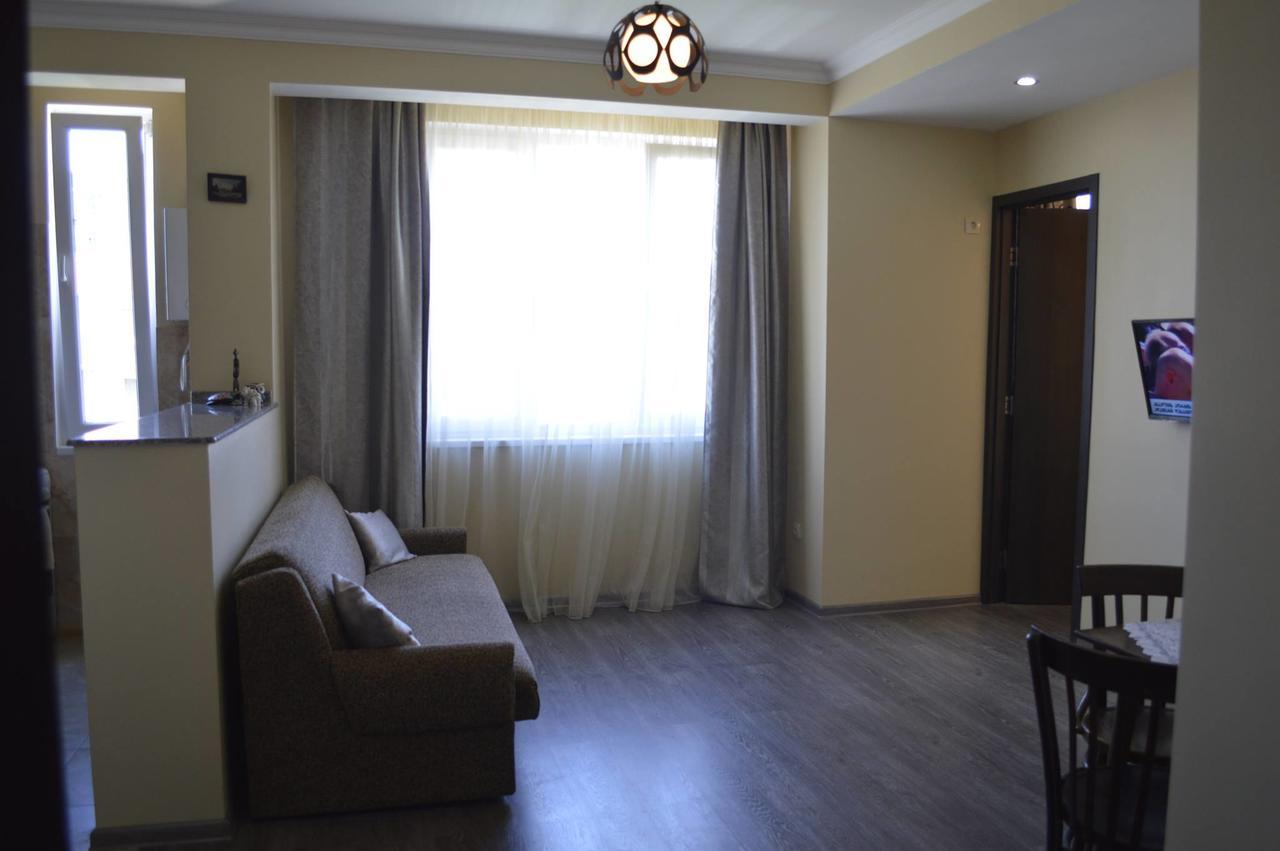 Apartment Near Park 36 Μπατούμι Εξωτερικό φωτογραφία